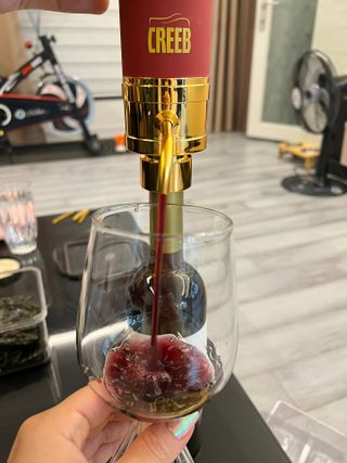 와인웨이터 당신은 별을 마시고있소, 크리비 와인 디스펜서 — 5점을 준 리뷰어가 2023년 1월 올린 사용 사진