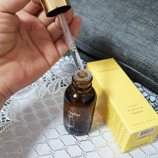 스킨큐어 산다화 비타민c 화이트닝 에센스 30ml — 5점을 준 리뷰어가 2023년 12월 올린 사용 사진