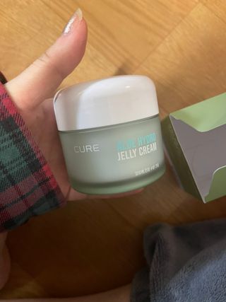 김정문알로에 큐어 큐어 알로에 리프레쉬 젤리 세럼, 큐어 알로에 하이드로 젤리 크림 — 5점을 준 리뷰어가 2021년 4월 올린 사용 사진