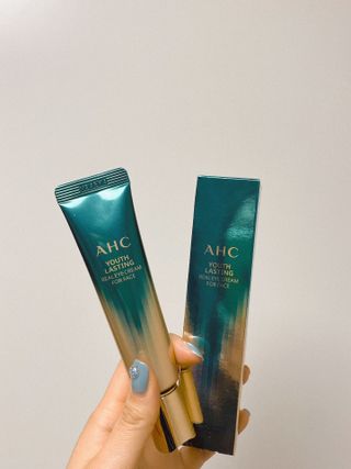 [NEW 탄력유턴 아이크림] AHC 유스 래스팅 리얼 아이크림 포 페이스 — 5점을 준 리뷰어가 2021년 3월 올린 사용 사진