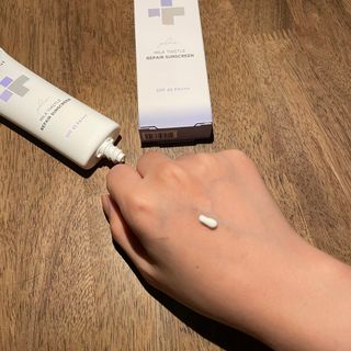 바노바기 코스메틱 바노바기 밀크씨슬 리페어 시카 선스크린 플러스 50ml — 5점을 준 리뷰어가 2023년 3월 올린 사용 사진