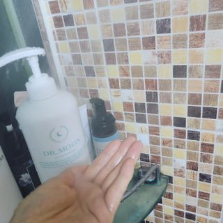 [닥터문] 센텔라 시카케어 화이트머스크 바디워시 1000ml — 5점을 준 리뷰어가 2023년 6월 올린 사용 사진
