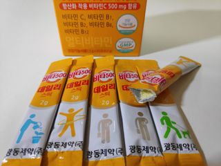 광동생활건강 [제니에디션] 비타500데일리스틱 gift set 60포+제니굿즈 3종+쇼핑백 — 5점을 준 리뷰어가 2021년 11월 올린 사용 사진