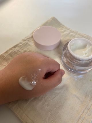 프리마인 바르기만 하면 철벽 스킨케어+24시간 마스크팩 효과. 셀라브 리제너레이팅 시스템 부스터+크림 세트 — 5점을 준 리뷰어가 2023년 7월 올린 사용 사진