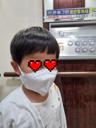 [숨그림]  덴탈마스크 짱구 우리아이 그리고 내가 쓰는 믿을수있는 케릭터 마스크  16종 — 5점을 준 리뷰어가 2021년 10월 올린 사용 사진