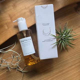 스킨1004 [SKIN1004] 마다가스카르 센텔라 라이트 클렌징 오일 200ml — 5점을 준 리뷰어가 2024년 7월 올린 사용 사진