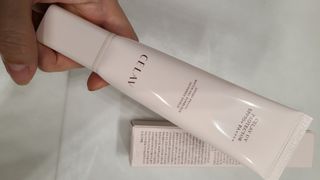 프리마인 선크림만 바꿨을 뿐인데 매일 물 2L챙겨먹고 기초케어 완벽하게 한 물빛피부 완성,셀라브UV프로텍터 — 5점을 준 리뷰어가 2023년 6월 올린 사용 사진