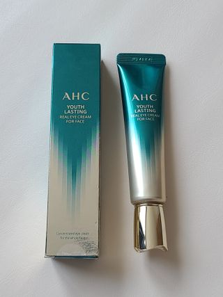 [NEW 탄력유턴 아이크림] AHC 유스 래스팅 리얼 아이크림 포 페이스 — 5점을 준 리뷰어가 2021년 4월 올린 사용 사진