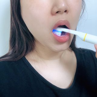 트로마츠 심플 미세전류 칫솔 — 4.5점을 준 리뷰어가 2022년 5월 올린 사용 사진