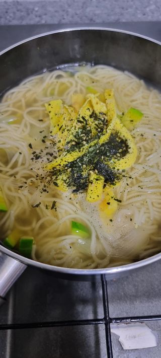 [한면원] 잔치국수 2인분 — 5점을 준 리뷰어가 2023년 4월 올린 사용 사진