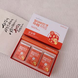 서울약사신협_내몸애발란스멀티비타민앤미네랄파워업_800mg x 90정 — 5점을 준 리뷰어가 2021년 6월 올린 사용 사진