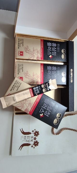 서울약사신협_투데이홍삼정플러스스틱_10g x 30포 — 5점을 준 리뷰어가 2021년 6월 올린 사용 사진