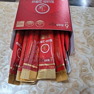힘내라김홍삼 하루홍삼정스틱 10g x 10포 — 5점을 준 리뷰어가 2021년 4월 올린 사용 사진