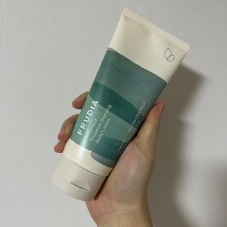 [후르디아] 올리브영 저자극 비건바디로션 — 4점을 준 리뷰어가 2023년 1월 올린 사용 사진