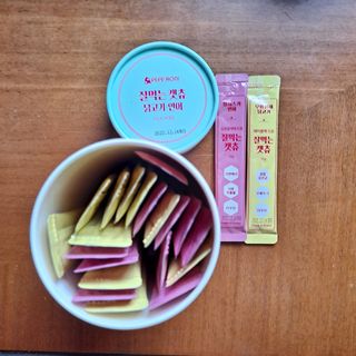 페페로니 잘 먹는 캣츄 - 무항생제 닭고기 12개 + 알래스카 연어 12개 — 5점을 준 리뷰어가 2021년 8월 올린 사용 사진
