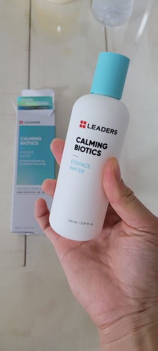 리더스코스메틱 리더스 카밍 바이오틱스 에센스 워터 — 5점을 준 리뷰어가 2021년 8월 올린 사용 사진