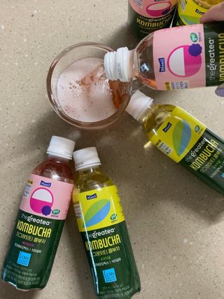 더그레잇티 콤부차 [매일유업] 더그레잇티 44kcal 콤부차 300ml *12개입 (오리지널 6개+베리리치 6개) — 4.5점을 준 리뷰어가 2023년 7월 올린 사용 사진