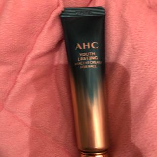 [NEW 탄력유턴 아이크림] AHC 유스 래스팅 리얼 아이크림 포 페이스 — 5점을 준 리뷰어가 2021년 2월 올린 사용 사진