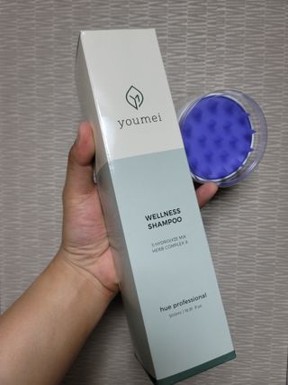 유메이 웰니스 샴푸 + 유메이 스칼프 브러쉬 — 5점을 준 리뷰어가 2022년 4월 올린 사용 사진
