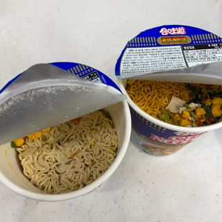 NISSIN 닛신 컵누들  4종 - 씨푸드오리지날, 씨푸드 스파이시, 씨푸드 커리, 씨푸드 XO소스 — 5점을 준 리뷰어가 2022년 12월 올린 사용 사진