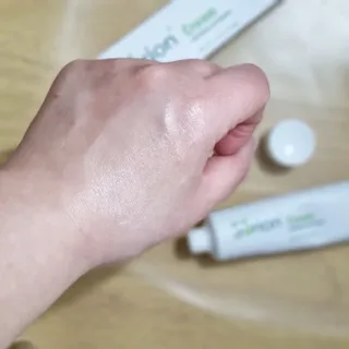 건선/아토/습진/민감성 피부 천연보습진정크림 소리온 크림 & 센시티브 크림 50g — 5점을 준 리뷰어가 2022년 1월 올린 사용 사진