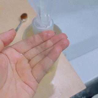 빅그린 카렌듈라(지성두피용)&시카(중건성두피용)탈모샴푸500ml-택1,빅그린 프리미어바이옴탈모앰플팩 60ml — 2.5점을 준 리뷰어가 2022년 12월 올린 사용 사진