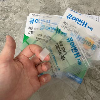 [큐어반H 커팅] 간편하게 떼서 쓰는 자외선차단 습윤밴드 (1팩/30매입) — 5점을 준 리뷰어가 2022년 12월 올린 사용 사진