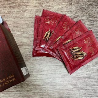 서울약사신협_프리미엄 6년근 홍삼진액_70mlx30포 — 5점을 준 리뷰어가 2021년 3월 올린 사용 사진