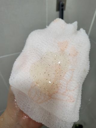 벨먼 내추럴스파 수분광채 스크럽 바디워시 600ml 5종 — 3점을 준 리뷰어가 2022년 5월 올린 사용 사진