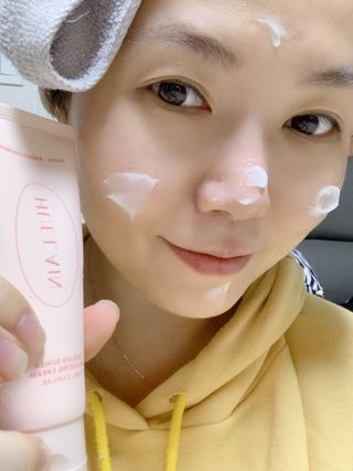 [휴랑] 오미자 2,000알로 피부 생기를 채워주는 밸런싱 크림 — 5점을 준 리뷰어가 2021년 10월 올린 사용 사진