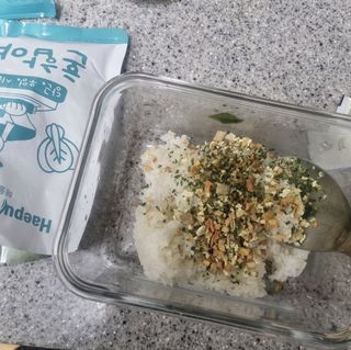 해풀잎 누구나 김밥*1ea [(혼합야채 35g *1ea,  김밥김 (5g, 5ea),  양념간장 (6g, 5ea), 참기름(5g, 2ea)] — 5점을 준 리뷰어가 2022년 7월 올린 사용 사진