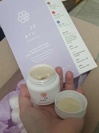 AYU25[아유트웬티파이브]다마스크로즈워터 베이스 천연 수분 촉촉 크림 — 5점을 준 리뷰어가 2021년 3월 올린 사용 사진