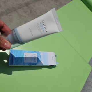 MF[스킨1004] 마다가스카르 센텔라 히알루-시카 워터핏 선세럼 50ml — 4점을 준 리뷰어가 2024년 5월 올린 사용 사진