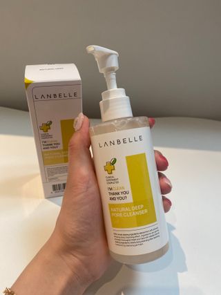 랑벨 내츄럴 딥 포어 클렌저 210ml (저자극 약산성 천연 클렌징 젤) — 5점을 준 리뷰어가 2022년 3월 올린 사용 사진