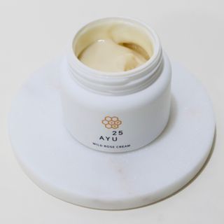 AYU25[아유트웬티파이브]다마스크로즈워터 베이스 천연 수분 촉촉 크림 — 4점을 준 리뷰어가 2021년 4월 올린 사용 사진