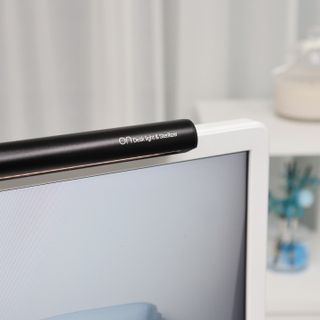 TOMO GRAPHY 나 있을땐 환한 조명 나 없을땐 확실한 살균 ★ DESK LIGHT & STERILIZER [ON] ★ — 5점을 준 리뷰어가 2021년 11월 올린 사용 사진