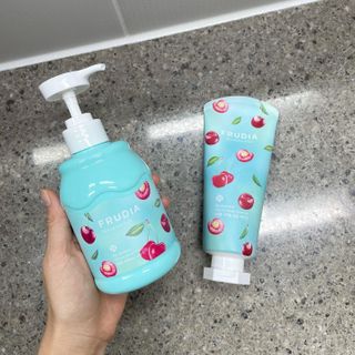 [후르디아] 과즙 뿜뿜_체리 바디워시+바디에센스 세트 — 5점을 준 리뷰어가 2021년 1월 올린 사용 사진