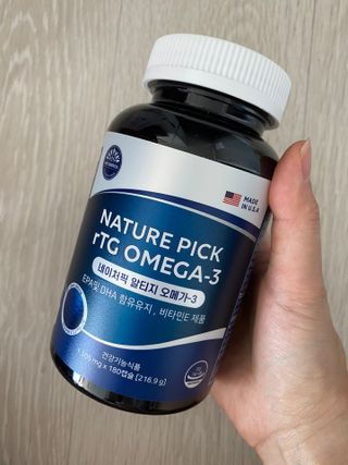 서울약사신협 네이처픽_알티지오메가3_1,205mg x 180캡슐 — 5점을 준 리뷰어가 2021년 9월 올린 사용 사진