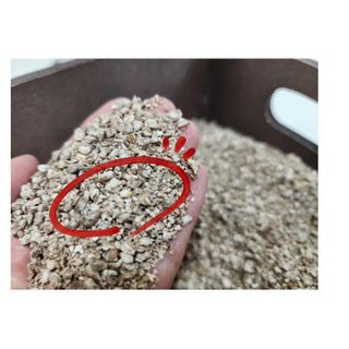 브라우니모래 [브라우니] 고양이 카사바모래 브라우니 천연 응고형 모래  6Lx2개 — 5점을 준 리뷰어가 2023년 11월 올린 사용 사진