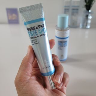 조아산코스메틱 승비 에센스 프리아포 오리엔탈 허브 크림 + 승비 에센스 프리아포 오리엔탈 허브 스킨 SET — 5점을 준 리뷰어가 2022년 5월 올린 사용 사진
