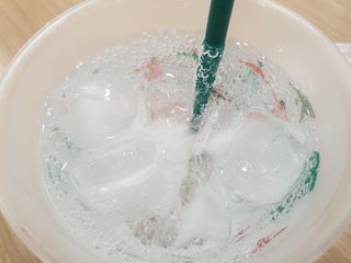 몽베스트 Montbest with Sparkling water Lime20병 — 5점을 준 리뷰어가 2021년 10월 올린 사용 사진