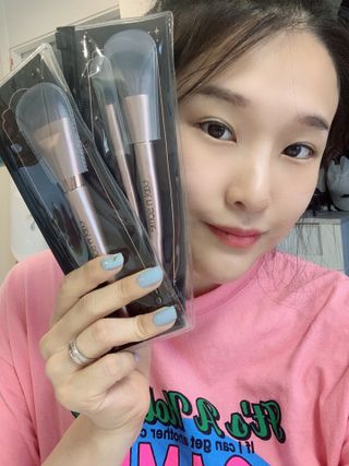 [툴앤썸] 라운드 파운데이션 브러시+사선 쉐딩 브러시+블렌딩 브러시 — 5점을 준 리뷰어가 2021년 5월 올린 사용 사진
