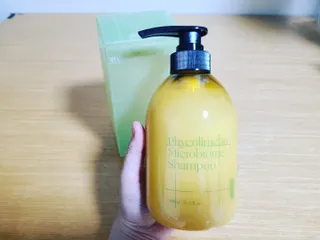 방방곳곳 편림초 마이크로바이옴 샴푸 — 5점을 준 리뷰어가 2022년 3월 올린 사용 사진