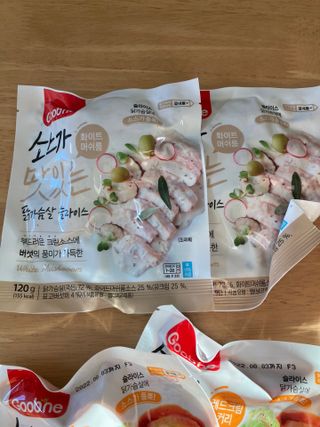 굽네몰 [굽네] 소스가 맛있는 닭가슴살 슬라이스 4종 — 5점을 준 리뷰어가 2021년 11월 올린 사용 사진