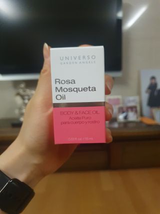 유니베르소 로즈힙 오일 15ml — 5점을 준 리뷰어가 2021년 6월 올린 사용 사진