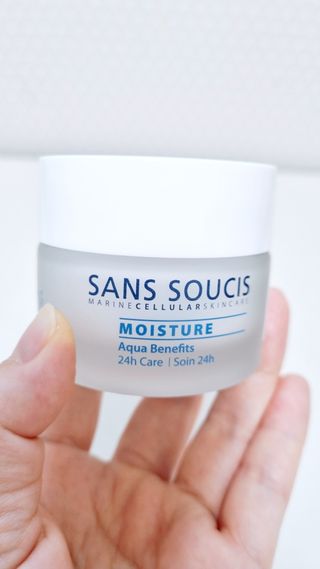 산수시 아쿠아 베네핏 24h 수부지 물광 속건조 수분크림 50ml — 5점을 준 리뷰어가 2021년 7월 올린 사용 사진