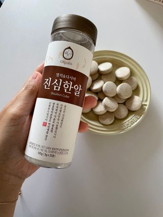 올바이오 천연 재료로 만든 고체 육수 진심한알 — 5점을 준 리뷰어가 2022년 11월 올린 사용 사진