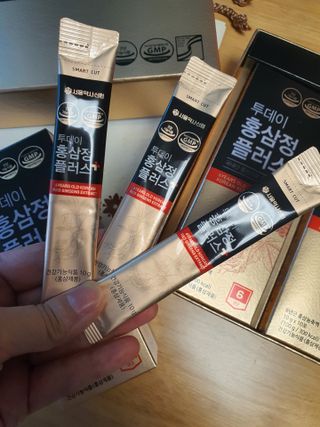 서울약사신협_투데이홍삼정플러스스틱_10g x 30포 — 4.5점을 준 리뷰어가 2021년 5월 올린 사용 사진
