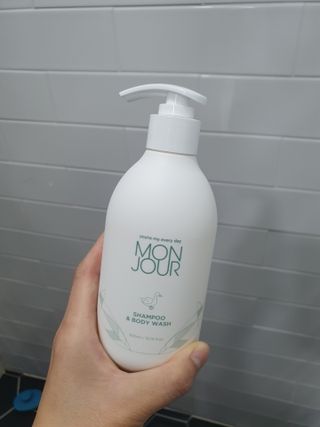 토박스코리아 몽쥬르 유아 샴푸앤워시 300ml — 5점을 준 리뷰어가 2021년 5월 올린 사용 사진