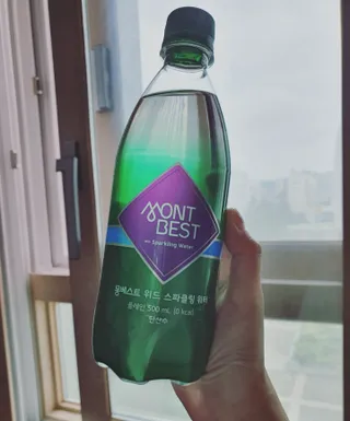 몽베스트 Montbest with Sparkling water Plain 20병 — 5점을 준 리뷰어가 2022년 7월 올린 사용 사진